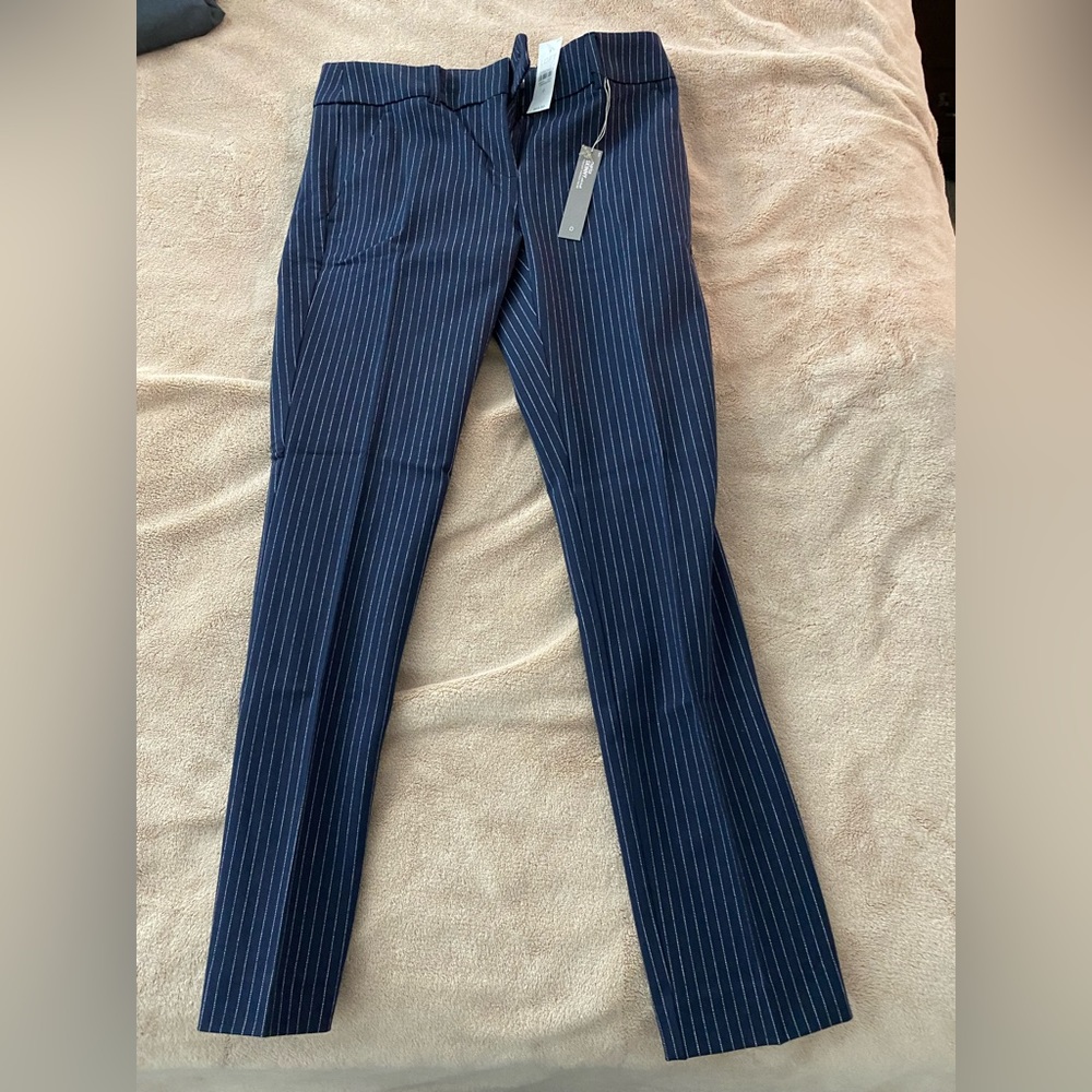 Brand new never worn loft size 0 pants